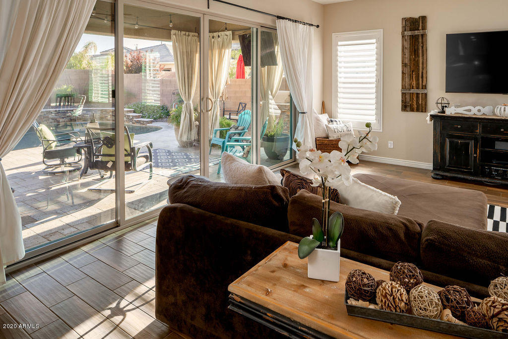 2271 East Saddlebrook Road Gilbert, AZ 85298 - Photo 11 of 33 20200427-DSC02123-Edit