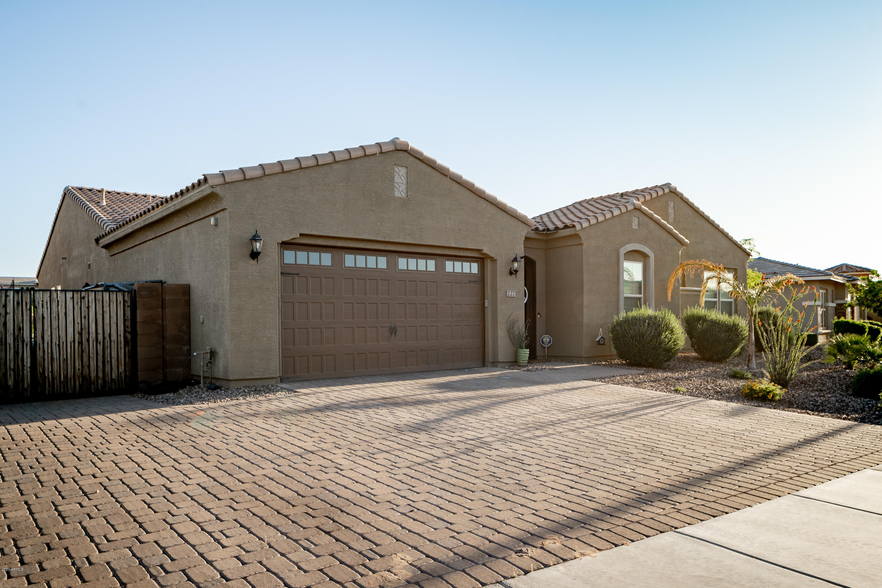 2271 East Saddlebrook Road Gilbert, AZ 85298 - Photo 3 of 33 20200427-DSC02222