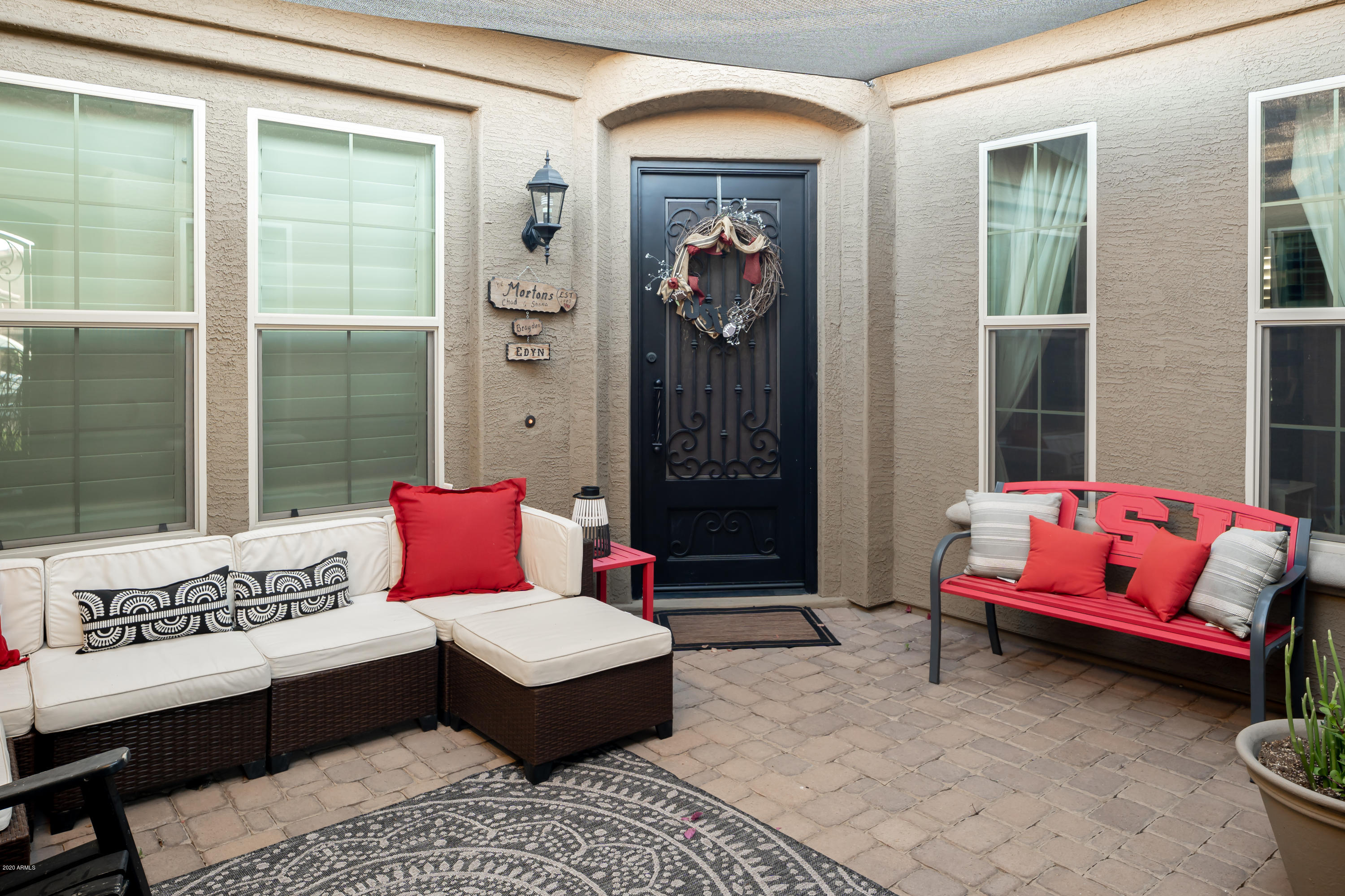 2271 East Saddlebrook Road Gilbert, AZ 85298 - Photo 4 of 33 20200427-DSC02209