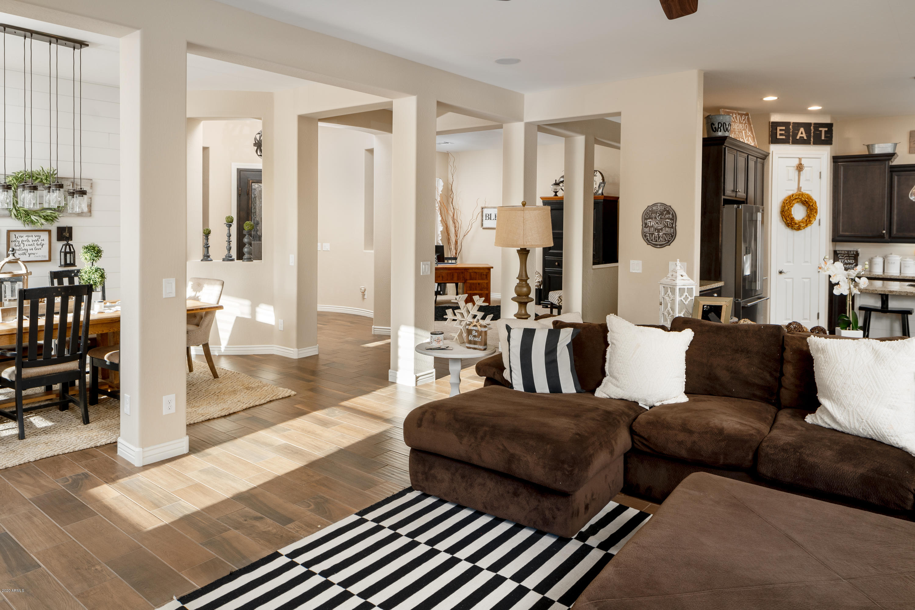 2271 East Saddlebrook Road Gilbert, AZ 85298 - Photo 8 of 33 20200427-DSC02130-Edit
