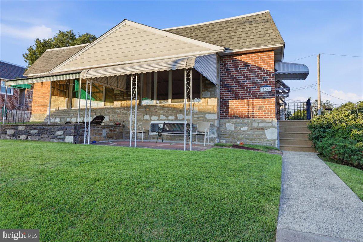 737 Colebrook Road Philadelphia, PA 19115 - Photo 1 of 33 Exterior Front