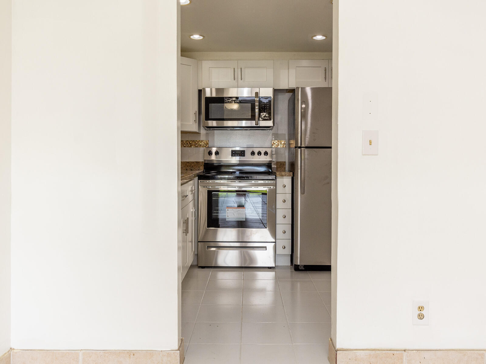 618 Northwest 13th Street, Unit 13 Boca Raton, FL 33486 - Photo 11 of 26 618 NW 13th St Unit 13 Boca Raton FL 334