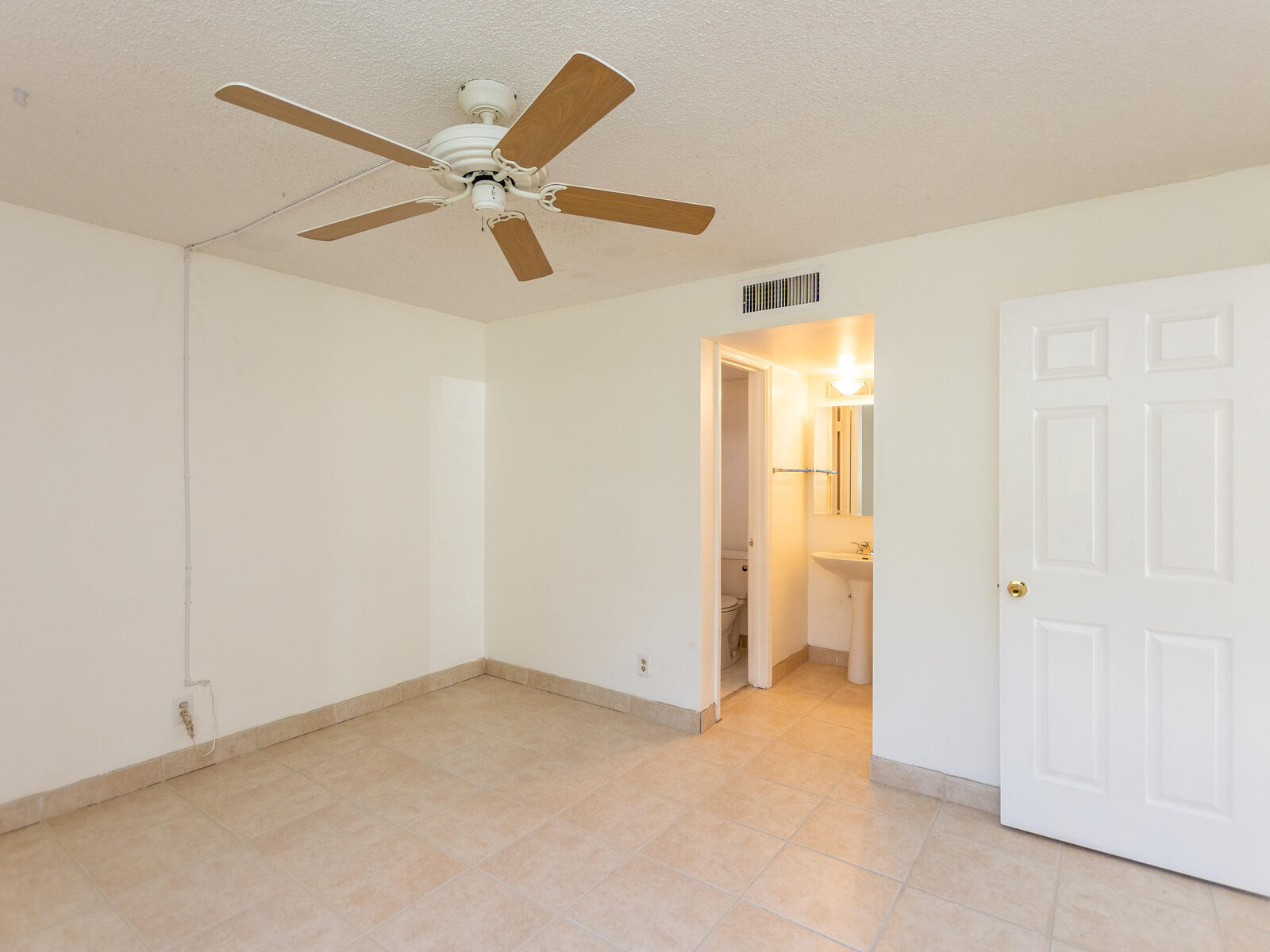 618 Northwest 13th Street, Unit 13 Boca Raton, FL 33486 - Photo 15 of 26 618 NW 13th St Unit 13 Boca Raton FL 334