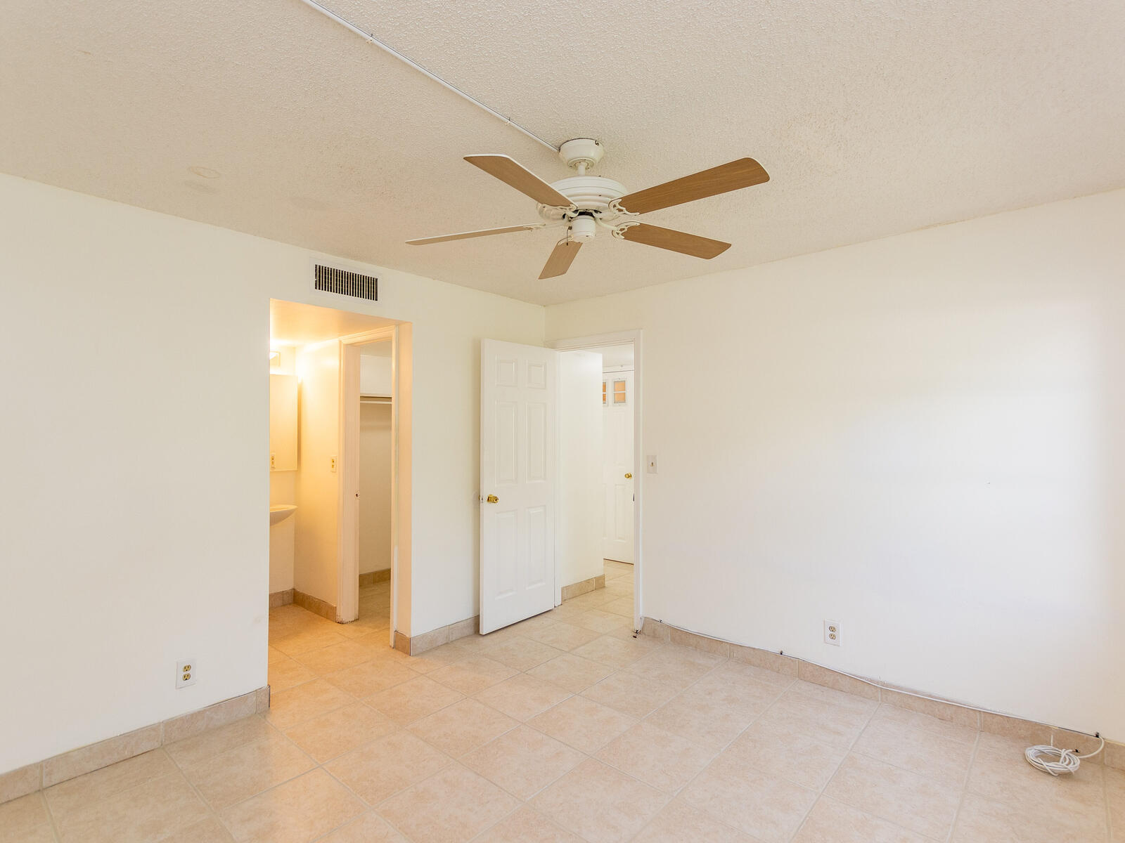 618 Northwest 13th Street, Unit 13 Boca Raton, FL 33486 - Photo 16 of 26 618 NW 13th St Unit 13 Boca Raton FL 334