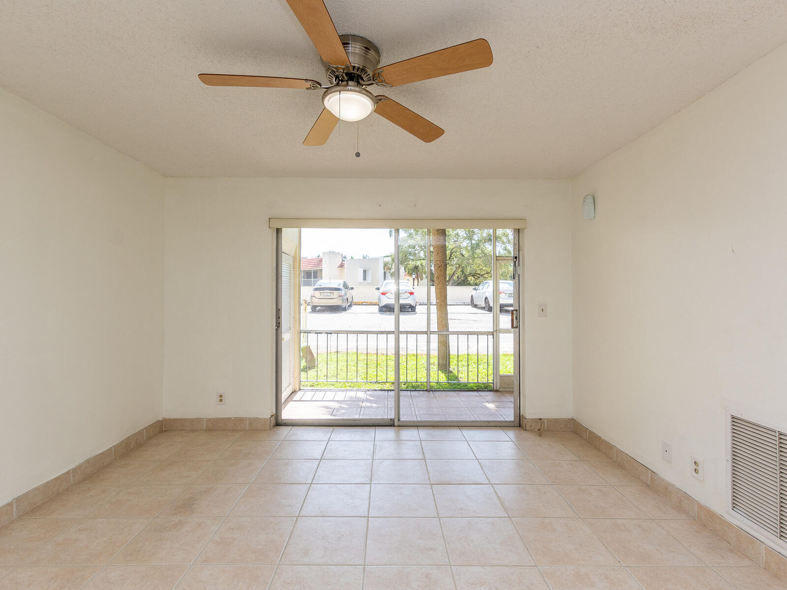 618 Northwest 13th Street, Unit 13 Boca Raton, FL 33486 - Photo 5 of 26 618 NW 13th St Unit 13 Boca Raton FL 334