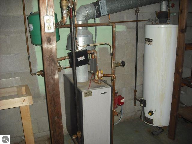 1827 East Washington Road Ithaca, MI 48847 - Photo 19 of 32 1790182-18.JPG