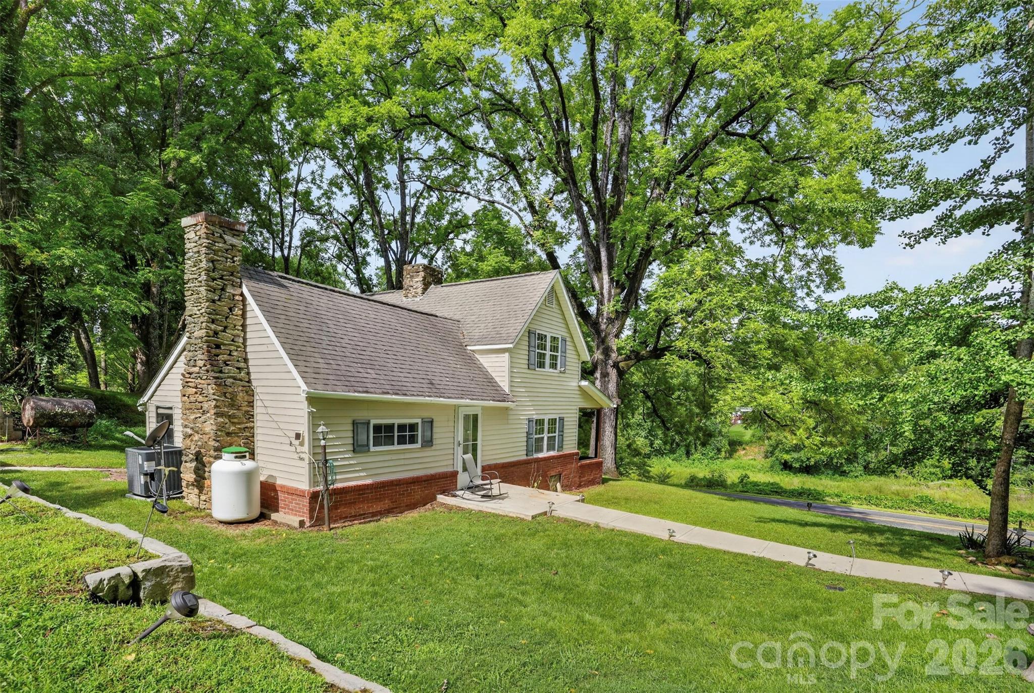 168 Huntley Road Fletcher, NC 28732 - Photo 5 of 30 Gallery Image 5