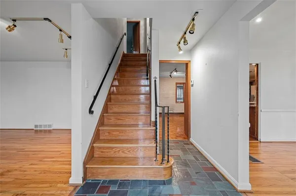 $494,900 | 25 Carleton Drive, Pittsburgh, PA 15243