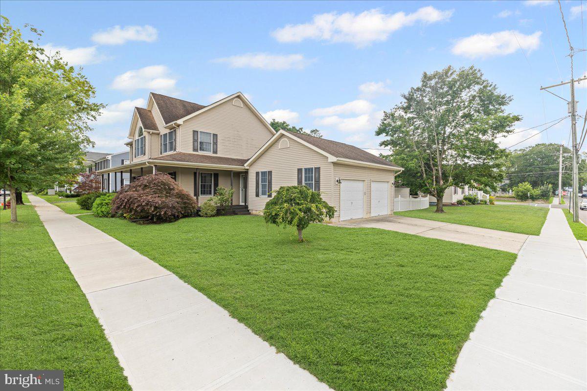 51 Egbert Street Pemberton, NJ 08068 - Photo 7 of 36 a front view of a house with garden