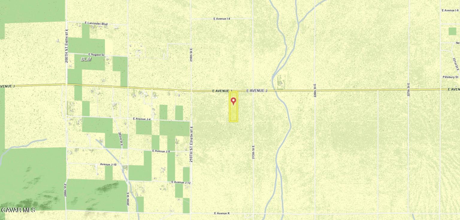 J Avenue East Lancaster, CA 93535 - Photo 11 of 18 a bathroom with a shower