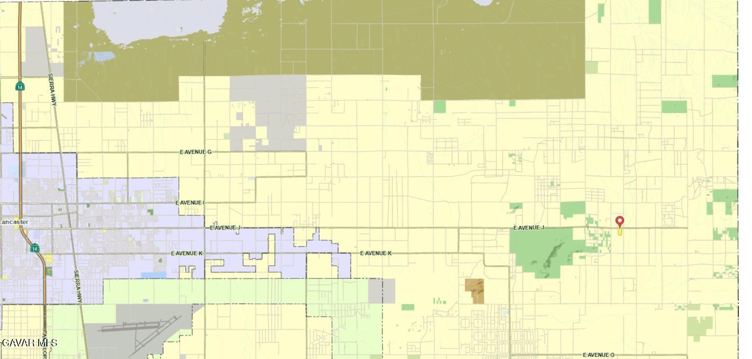 J Avenue East Lancaster, CA 93535 - Photo 16 of 18 a bathroom with a shower