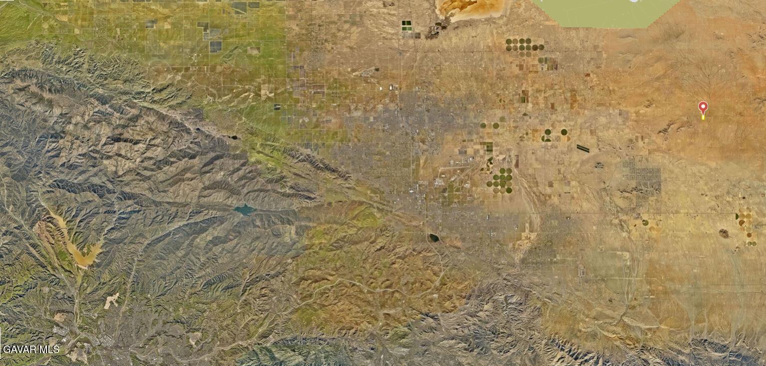 J Avenue East Lancaster, CA 93535 - Photo 18 of 18 a bathroom with a shower curtain