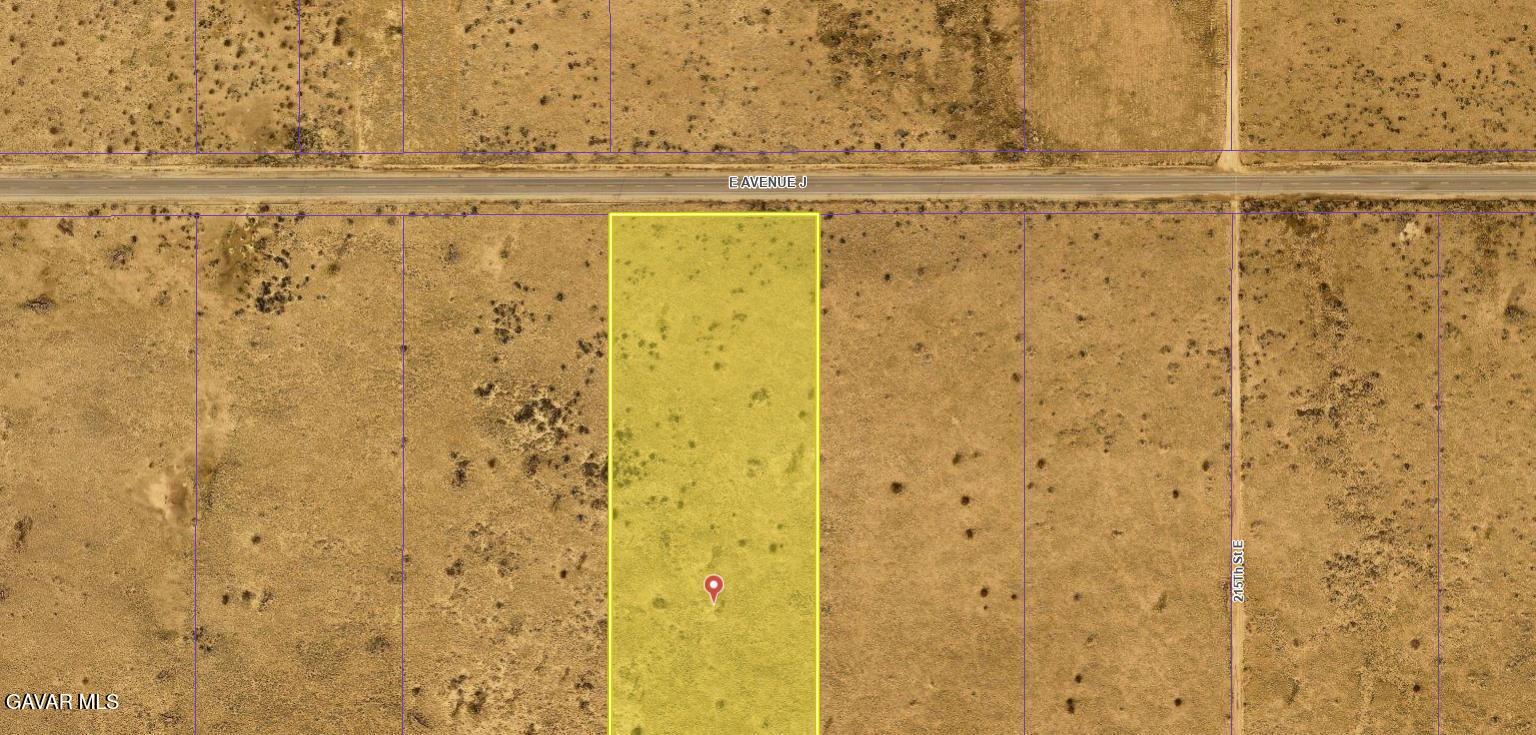 J Avenue East Lancaster, CA 93535 - Photo 7 of 18 a close view of a shower in the bathroom