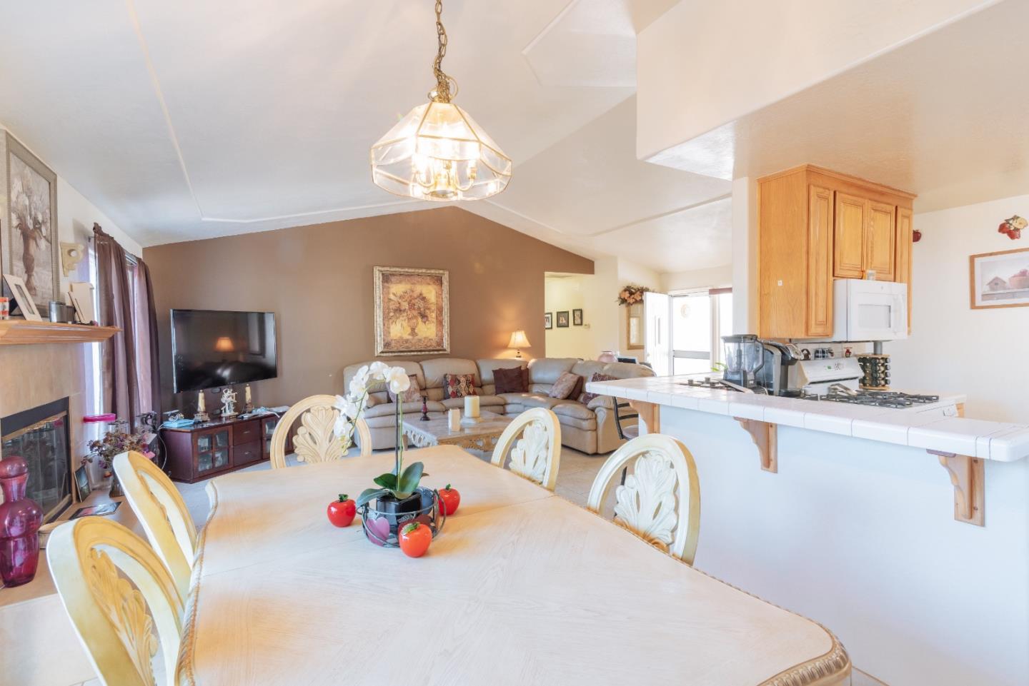 414 Berry Road Watsonville, CA 95076 - Photo 11 of 29 Gallery Image 11