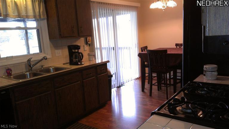 10310 Rischel Road Wadsworth, OH 44281 - Photo 2 of 12
