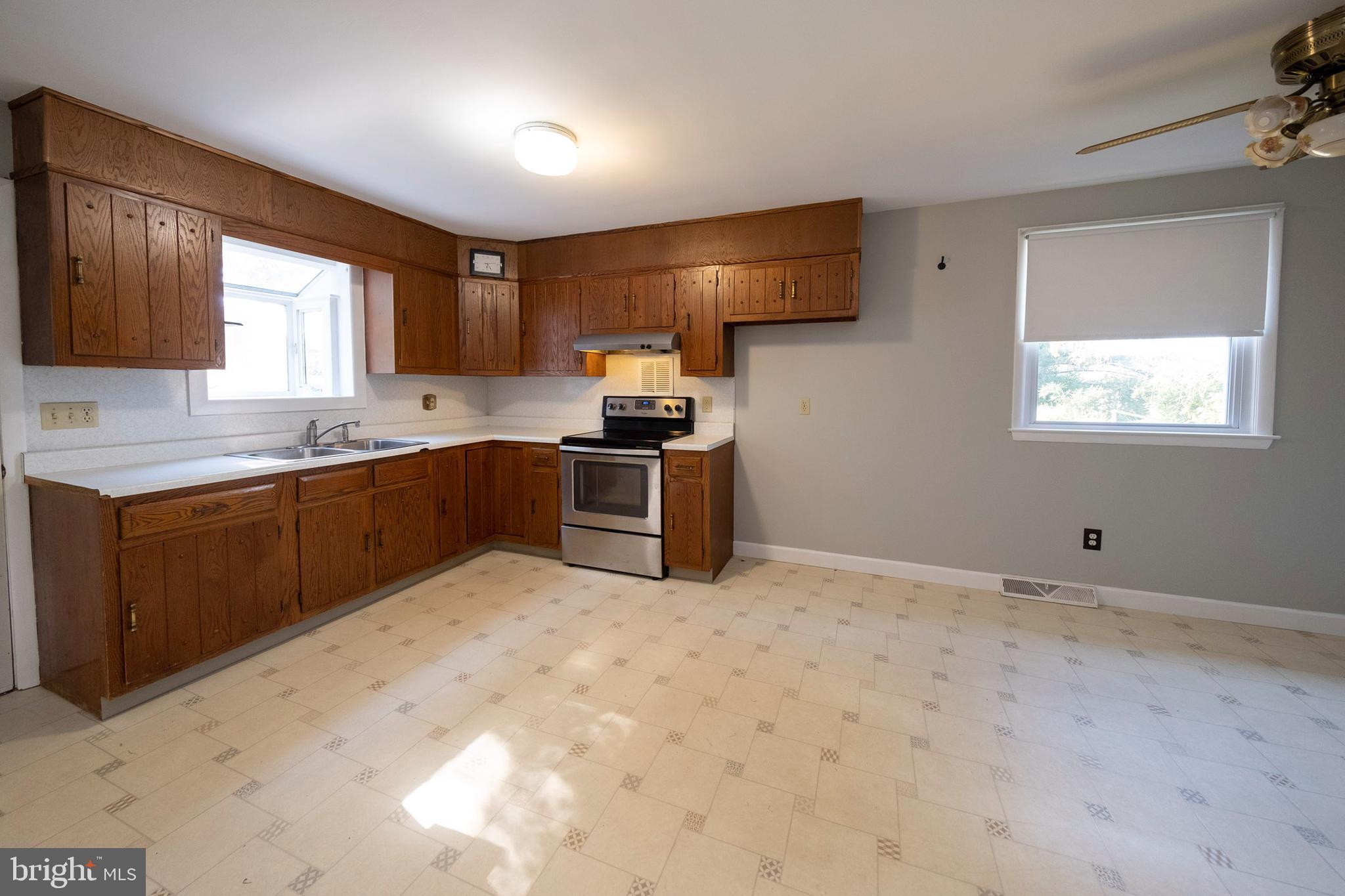 932 Highwood Avenue Reading, PA 19607 - Photo 15 of 21 Gallery Image 15