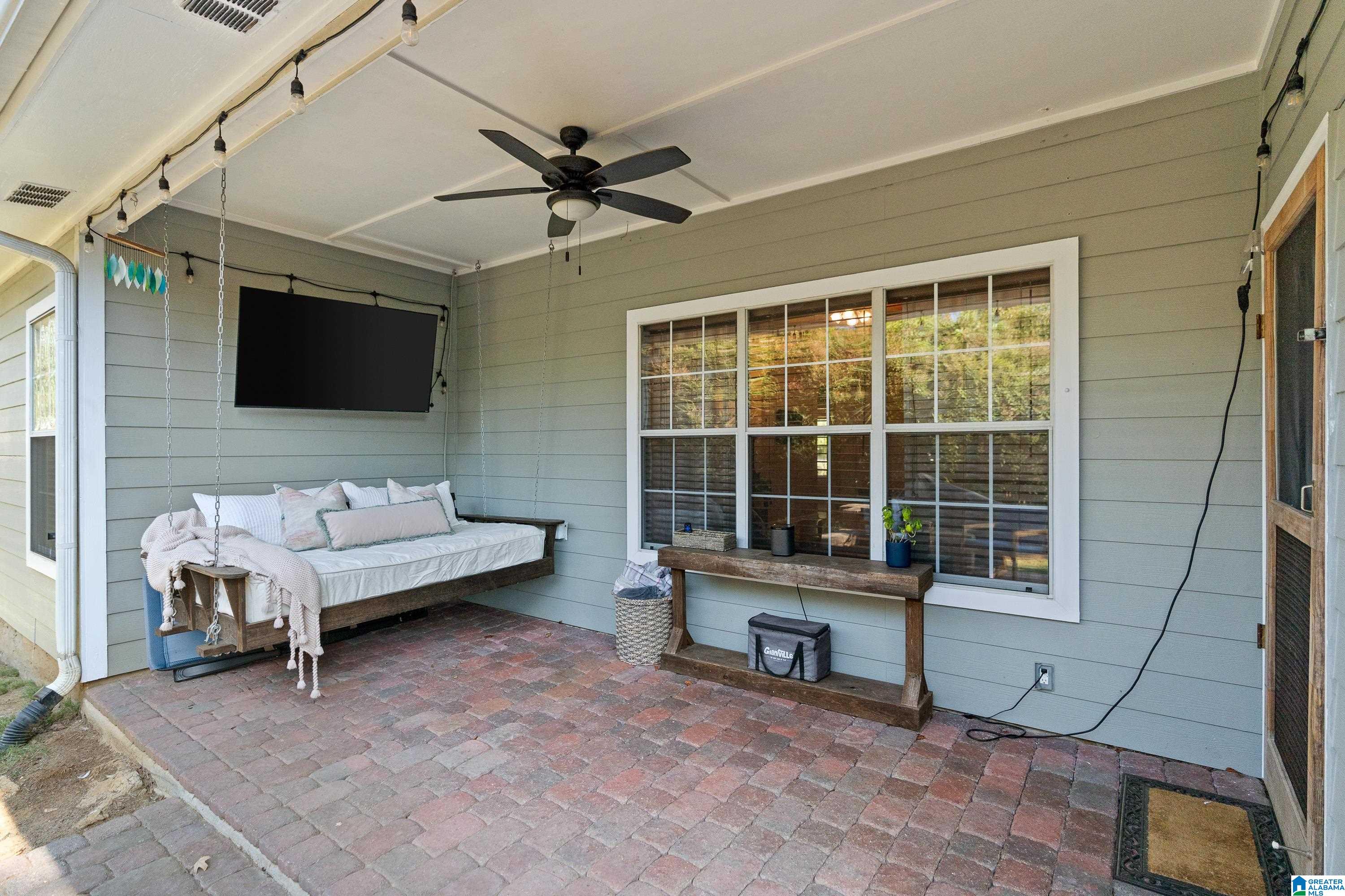 2031 Culbreth Circle Leeds, AL 35094 - Photo 8 of 31