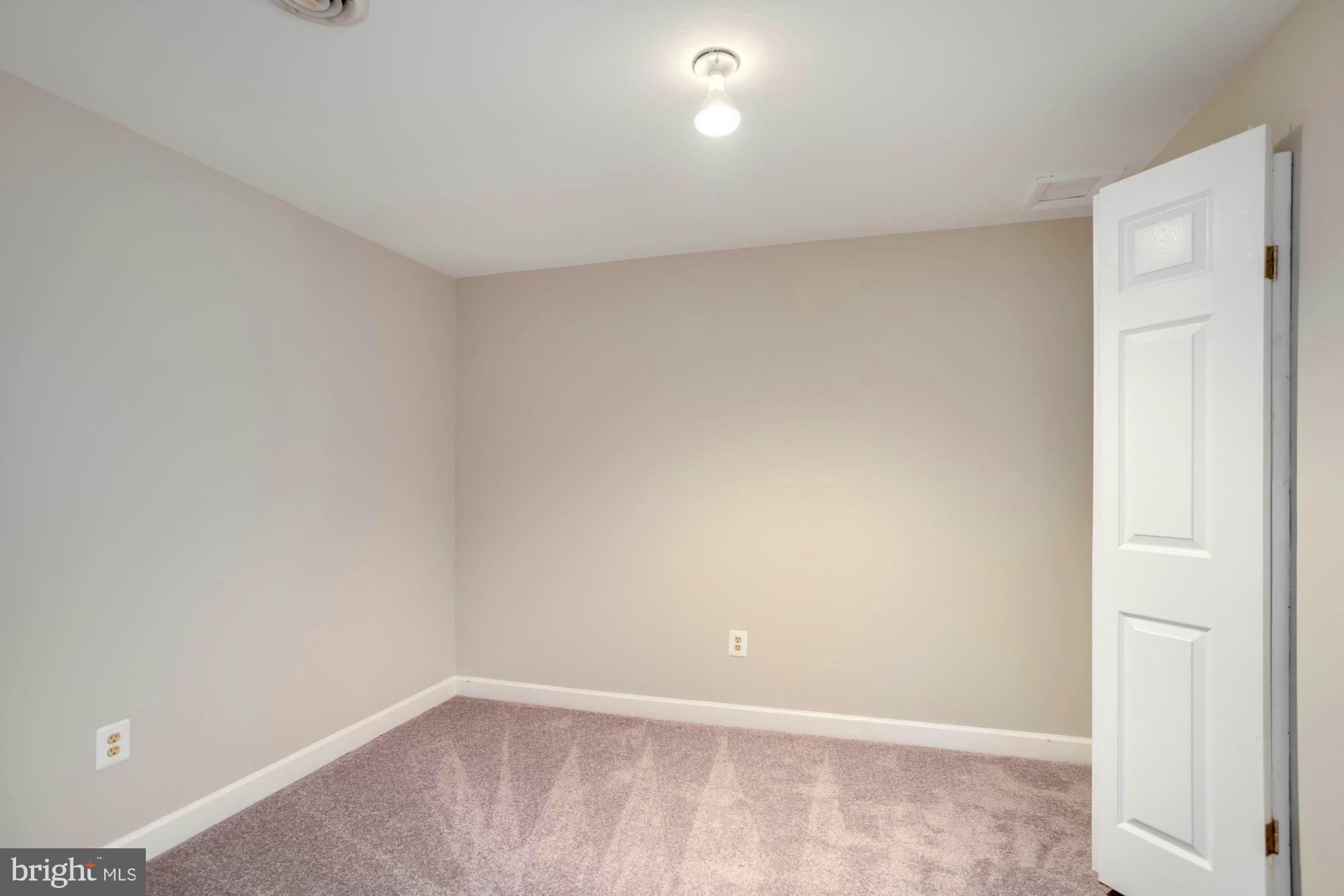 6109 Hillmeade Road Bowie, MD 20720 - Photo 19 of 33