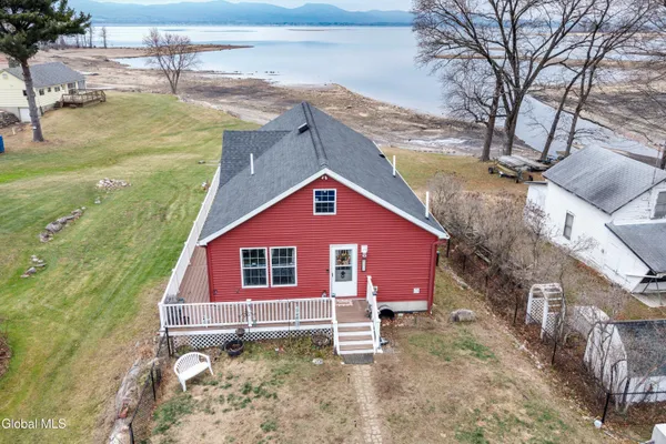 $799,900 | 121 Friendship Drive, Broadalbin, NY 12025