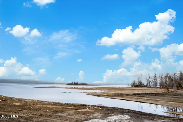 $799,900 | 121 Friendship Drive, Broadalbin, NY 12025