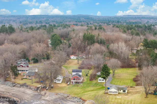 $799,900 | 121 Friendship Drive, Broadalbin, NY 12025