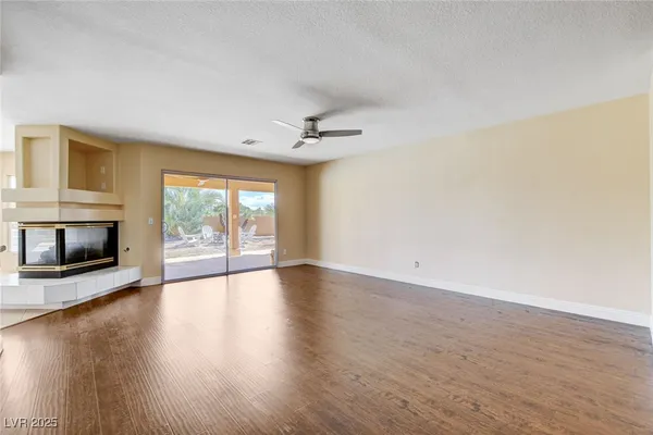 $3,950 | 2707 Mallard Landing Avenue, Henderson, NV 89074