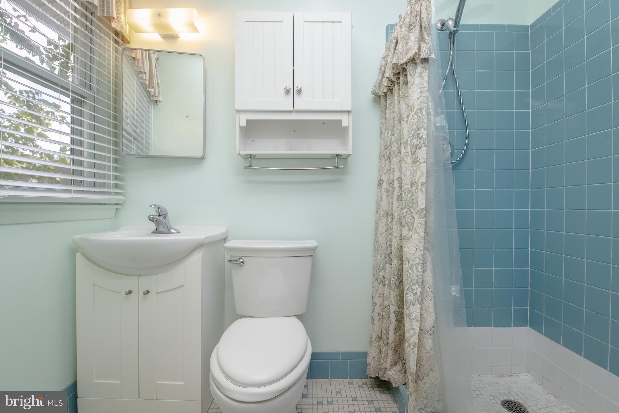 8904 Parlo Road Nottingham, MD 21236 - Photo 40 of 48 Primary Bath