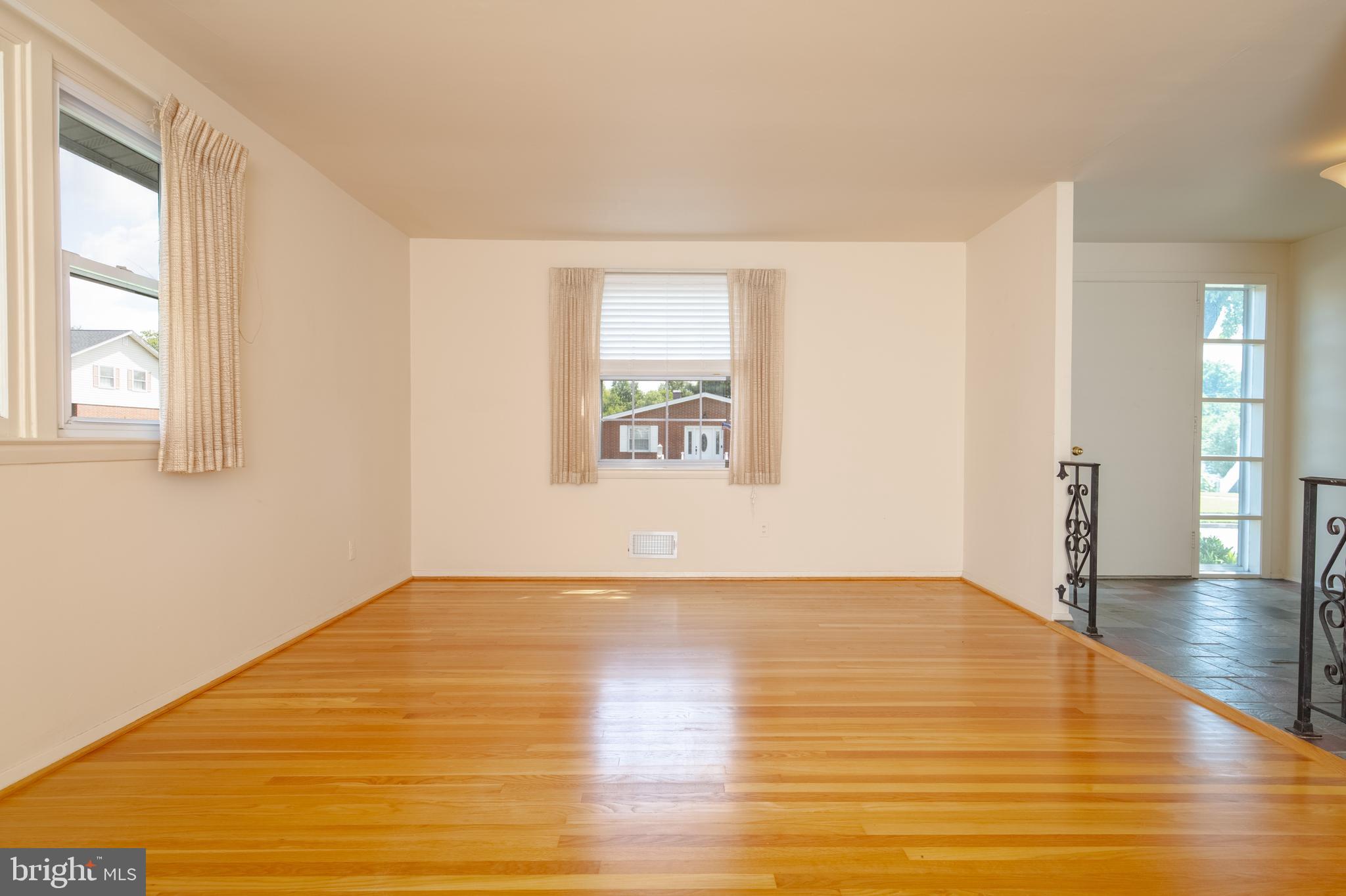 8904 Parlo Road Nottingham, MD 21236 - Photo 5 of 48