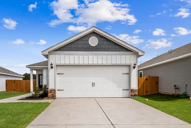 $255,900 | 15615 Plum Brk Drive, Conroe, TX 77303