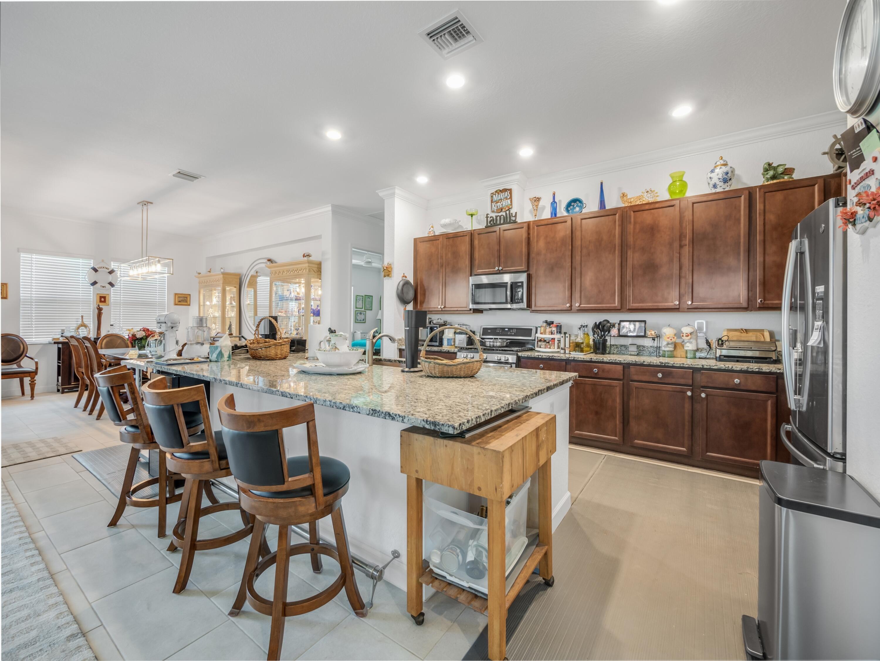 1062 Ember Ridge Run Loxahatchee, FL 33470 - Photo 7 of 34 Kitchen