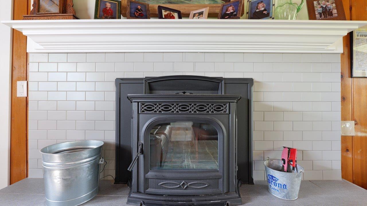 7458 Crowfoot Road Trail, OR 97541 - Photo 6 of 41 Harman Pellet Stove