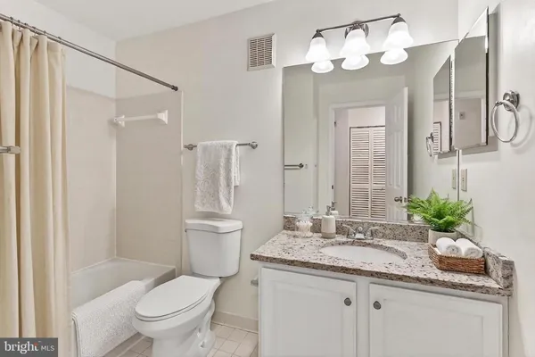 $549,000 | 1520 Northern Neck Drive, Unit 101, Vienna, VA 22182