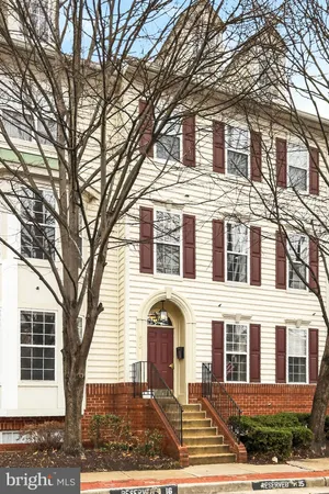 $549,000 | 1520 Northern Neck Drive, Unit 101, Vienna, VA 22182