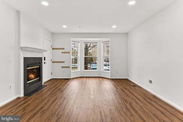 $549,000 | 1520 Northern Neck Drive, Unit 101, Vienna, VA 22182