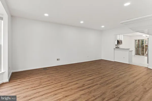 $549,000 | 1520 Northern Neck Drive, Unit 101, Vienna, VA 22182