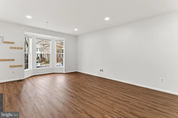 $549,000 | 1520 Northern Neck Drive, Unit 101, Vienna, VA 22182