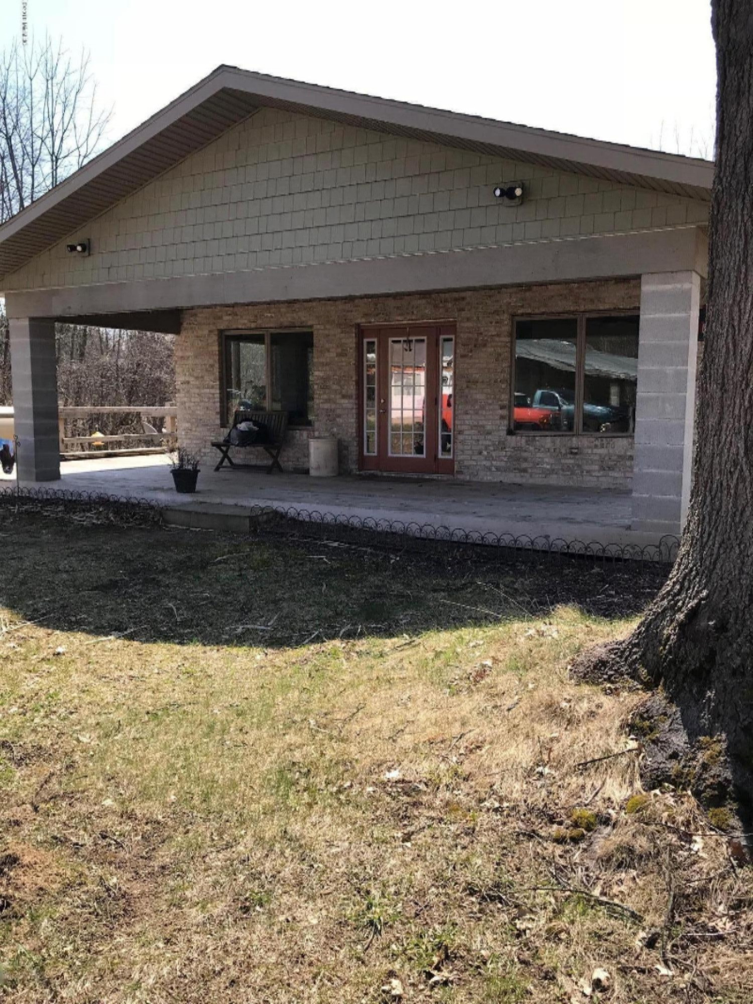 7085 Territorial Road Benton Harbor, MI 49022 - Photo 1 of 18 IMG_2946