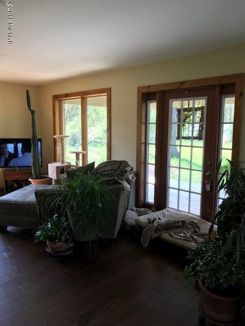 7085 Territorial Road Benton Harbor, MI 49022 - Photo 5 of 18 IMG_2993