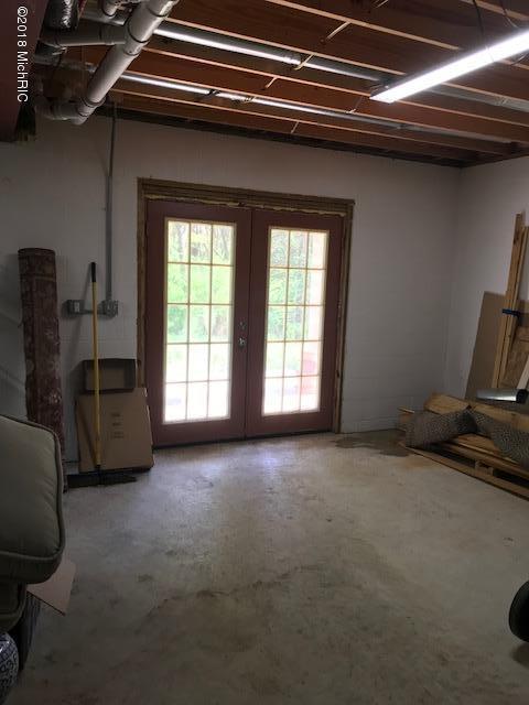 7085 Territorial Road Benton Harbor, MI 49022 - Photo 8 of 18 IMG_3008
