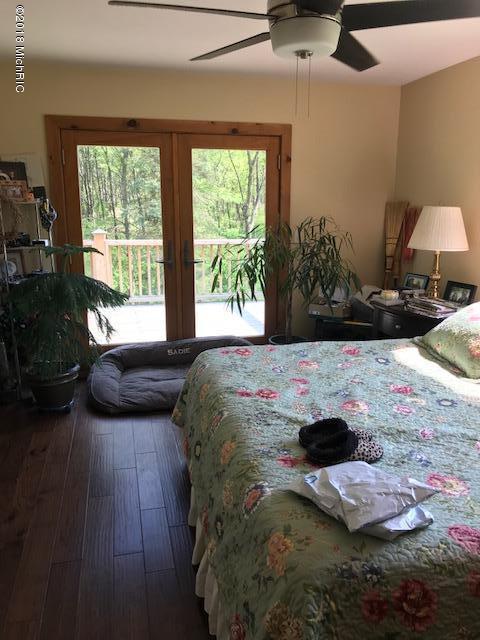 7085 Territorial Road Benton Harbor, MI 49022 - Photo 9 of 18 IMG_2997
