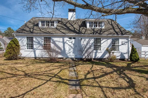 $3,100 | 569 Main Street, Hanover, MA 02339