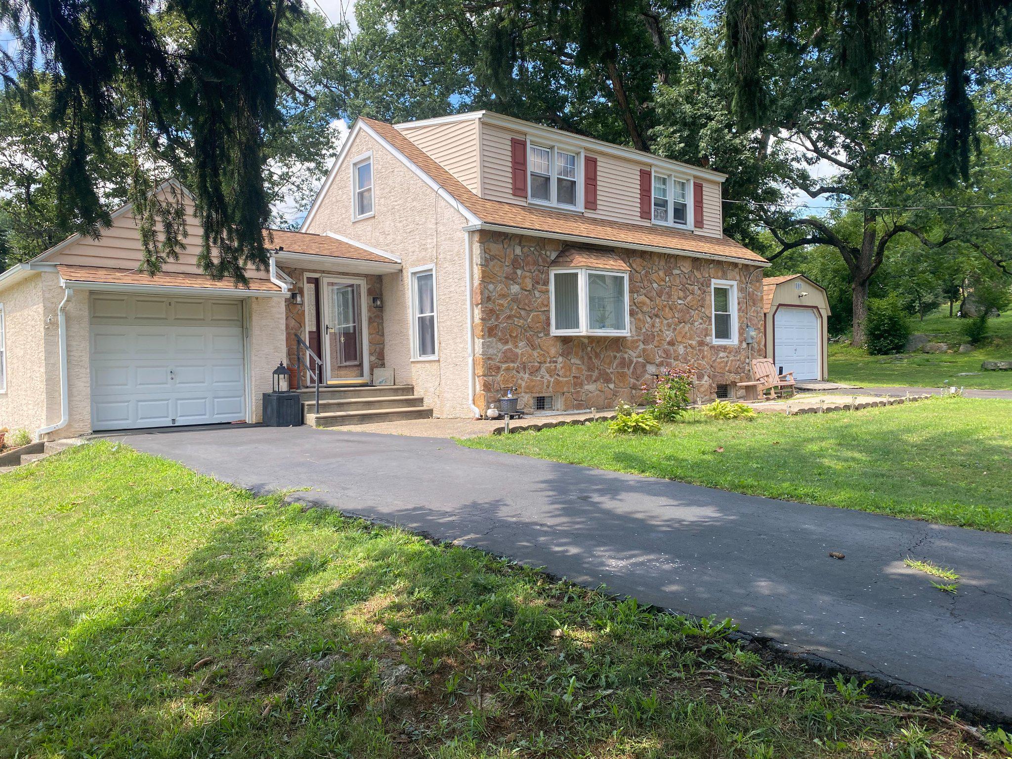 2181 Yerger Road Pottstown, PA 19464 - Photo 2 of 26 Gallery Image 2