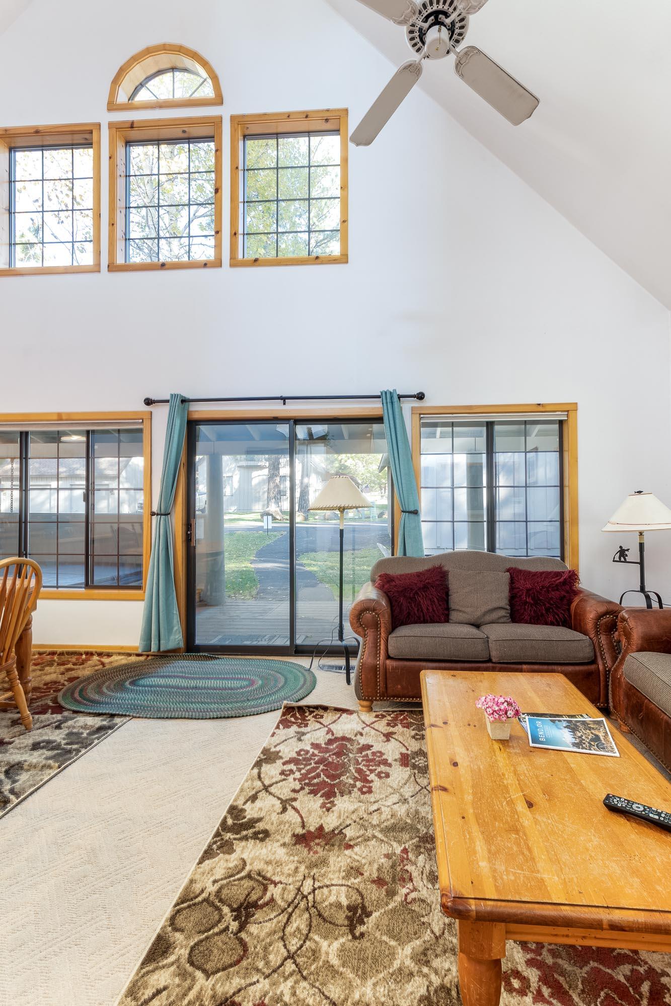 57497 Circle 4 Cabin Road, Unit 25 Sunriver, OR 97707 - Photo 12 of 28 25 Circle 4 Ranch Cabin-10