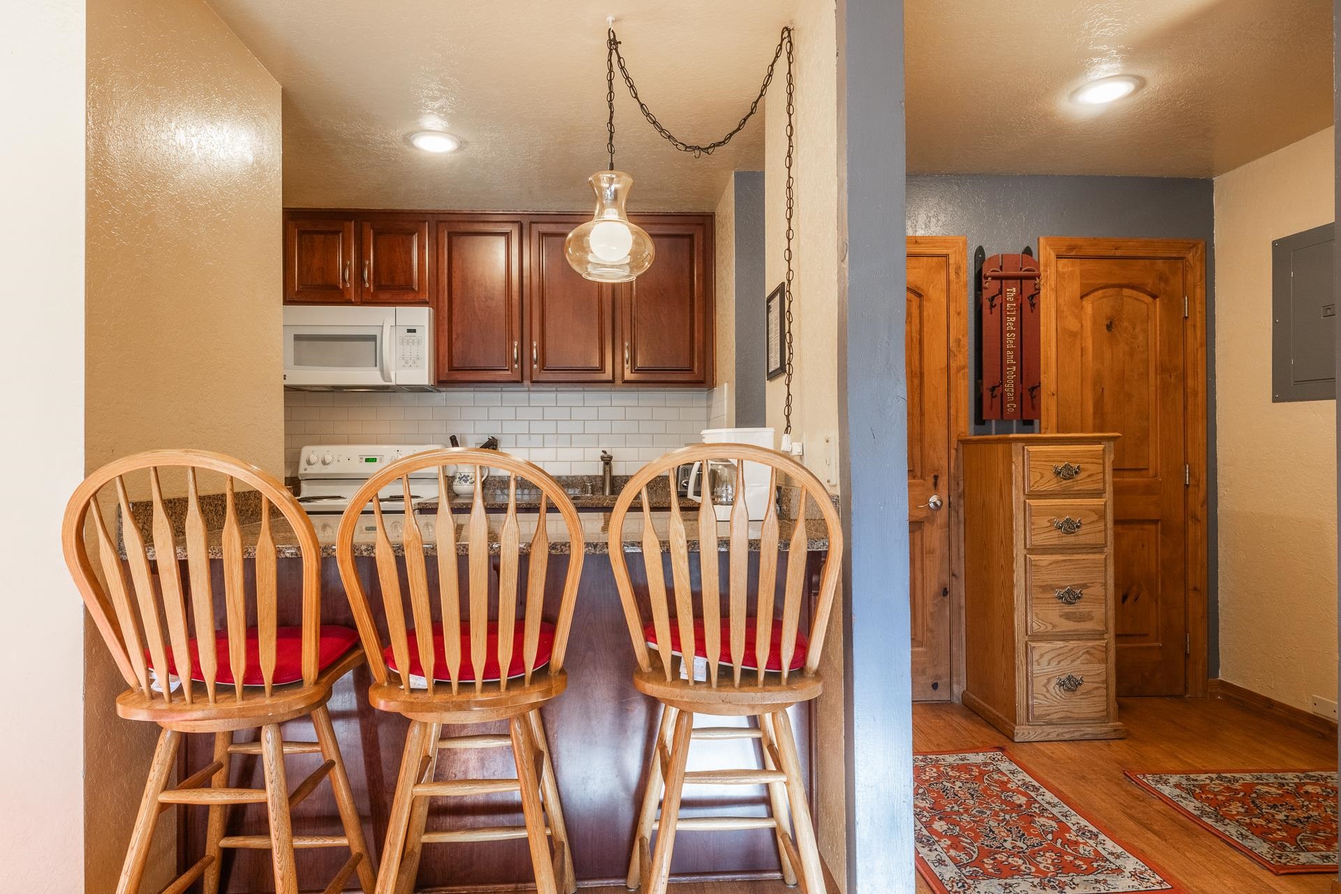 153 Lake Mary Road, Unit 29 Mammoth Lakes, CA 93546 - Photo 11 of 44 a view of a dining room with furniture