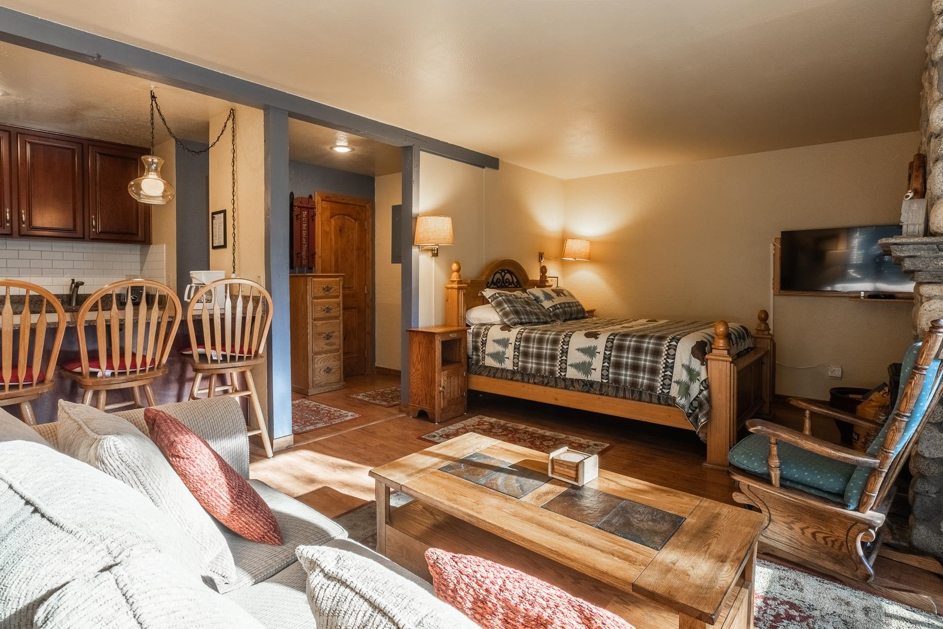 153 Lake Mary Road, Unit 29 Mammoth Lakes, CA 93546 - Photo 21 of 44 a bedroom with furniture and a window