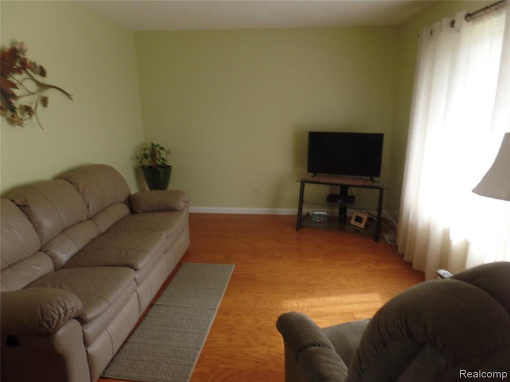 5779 Pinckney Road Howell, MI 48843 - Photo 3 of 24