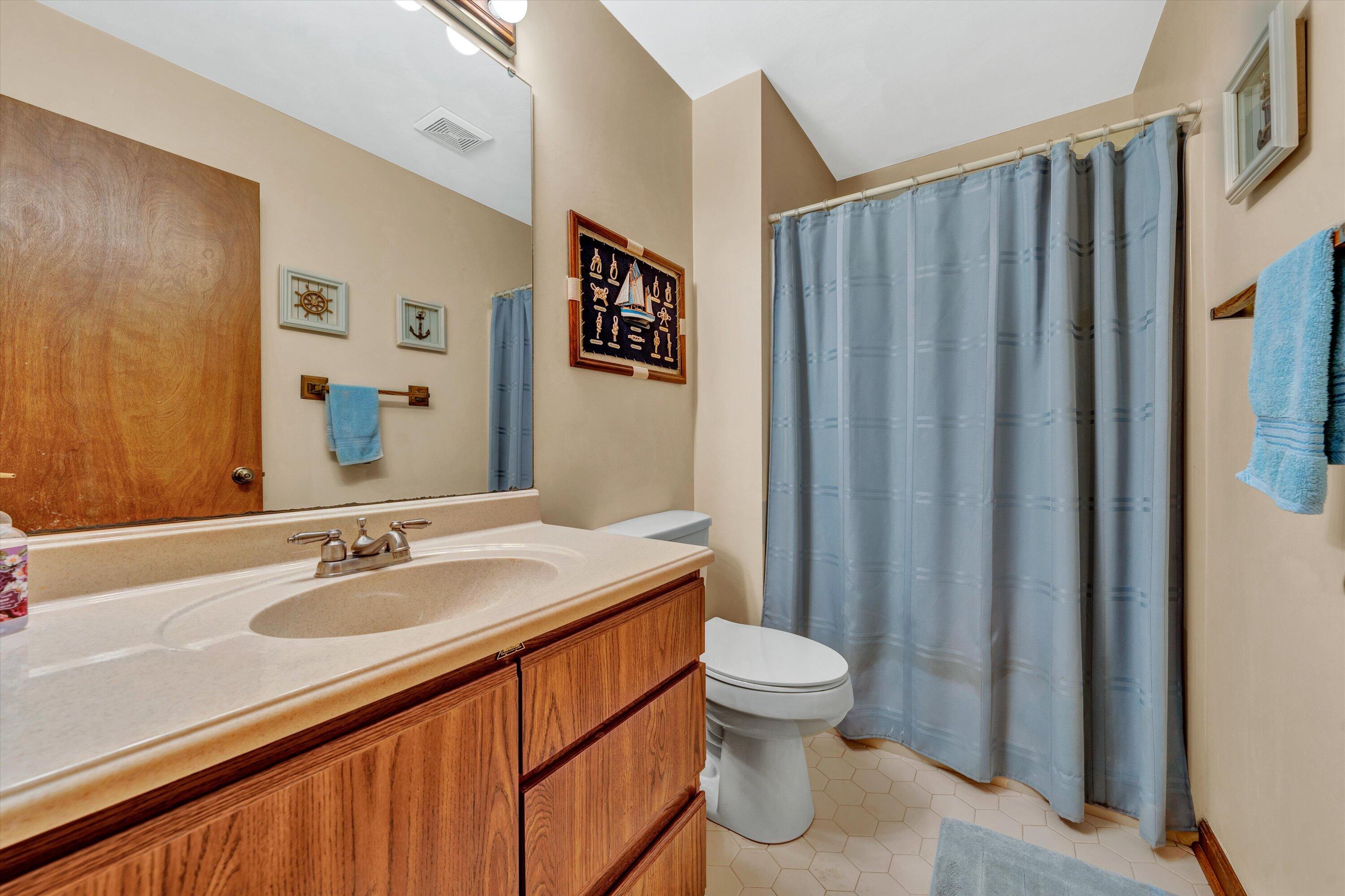 797 Oldfield Road Moneta, VA 24121 - Photo 25 of 35 797 Oldfield Road (30)