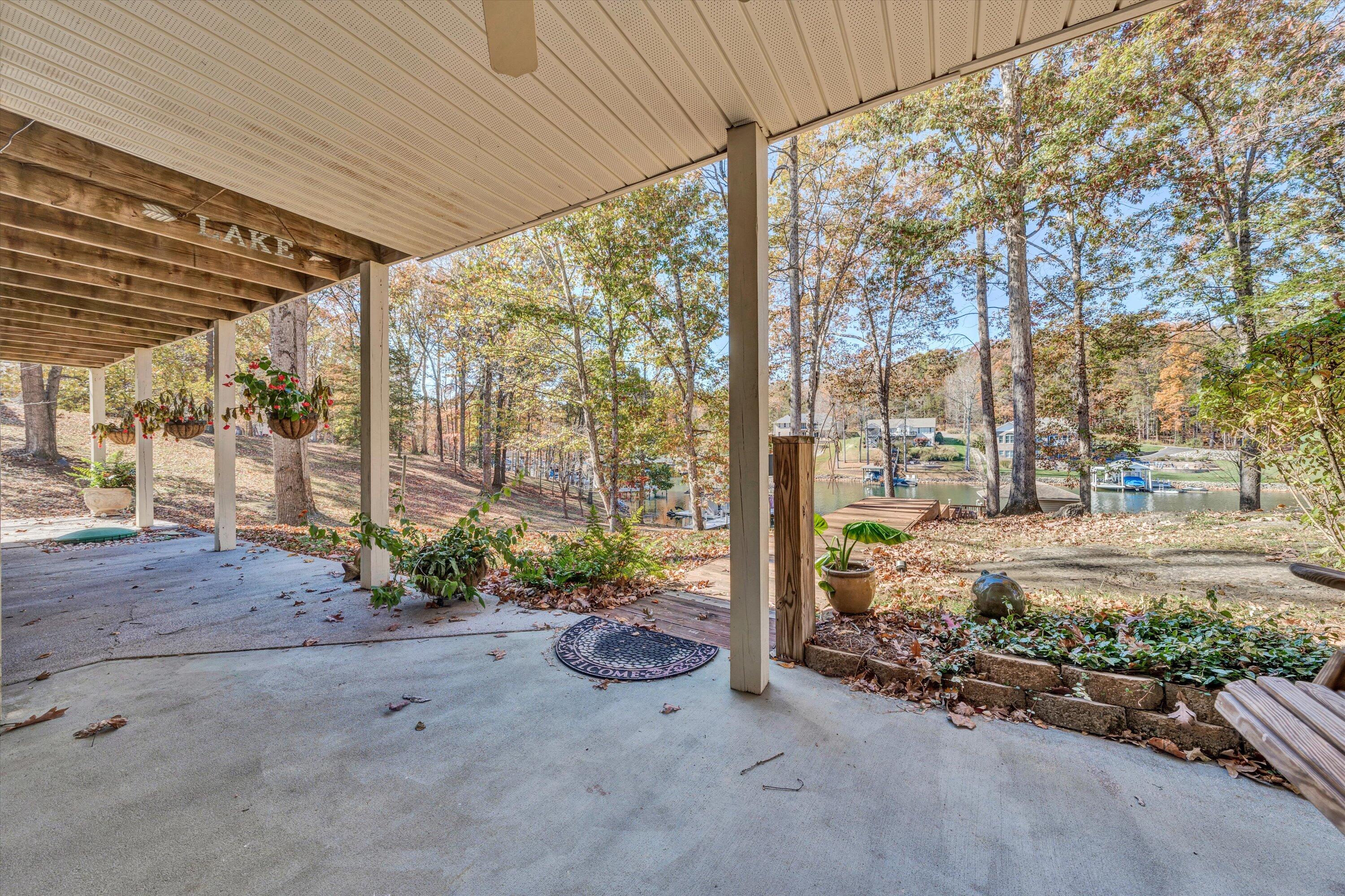 797 Oldfield Road Moneta, VA 24121 - Photo 27 of 35 797 Oldfield Road (32)