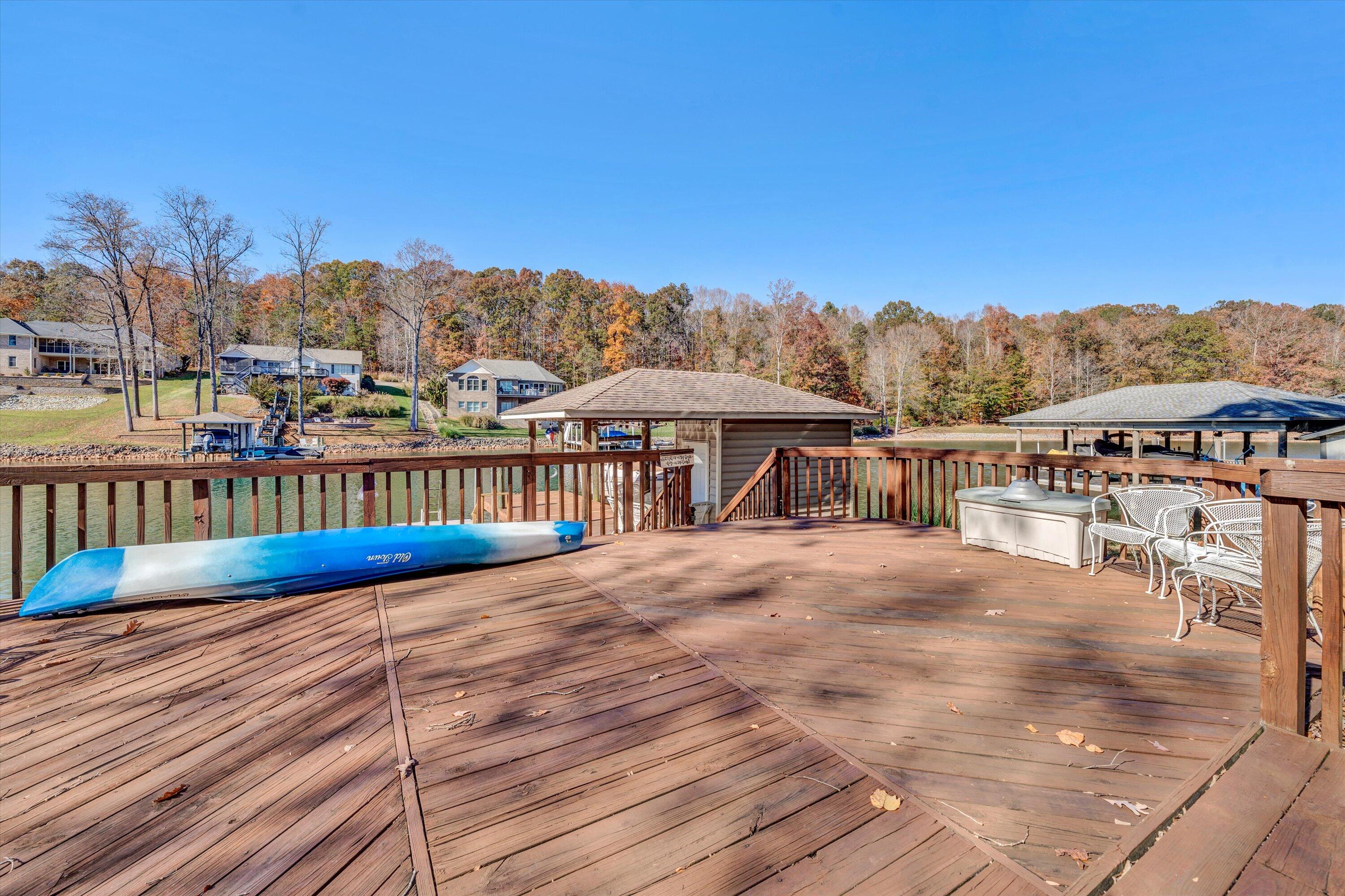 797 Oldfield Road Moneta, VA 24121 - Photo 30 of 35 797 Oldfield Road (35)