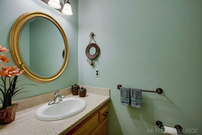 560 Pinehurst Drive Rochester Hills, MI 48309 - Photo 16 of 31